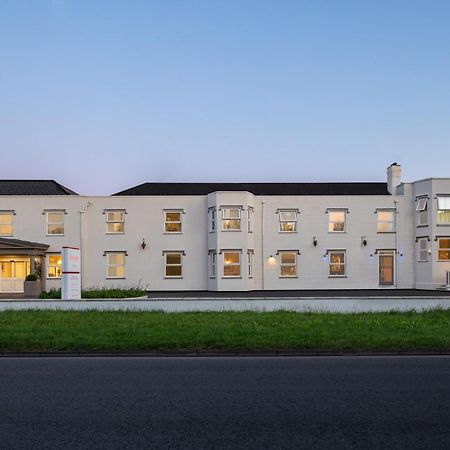 Golden Valley Ramada By Wyndham Cheltenham מראה חיצוני תמונה