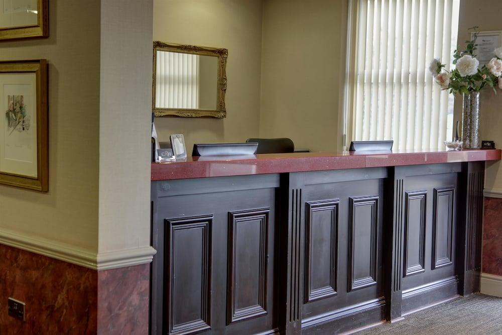 Golden Valley Ramada By Wyndham Cheltenham מראה חיצוני תמונה