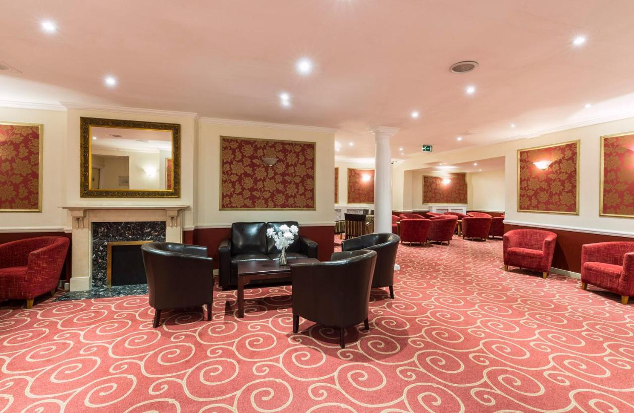 Golden Valley Ramada By Wyndham Cheltenham מראה חיצוני תמונה