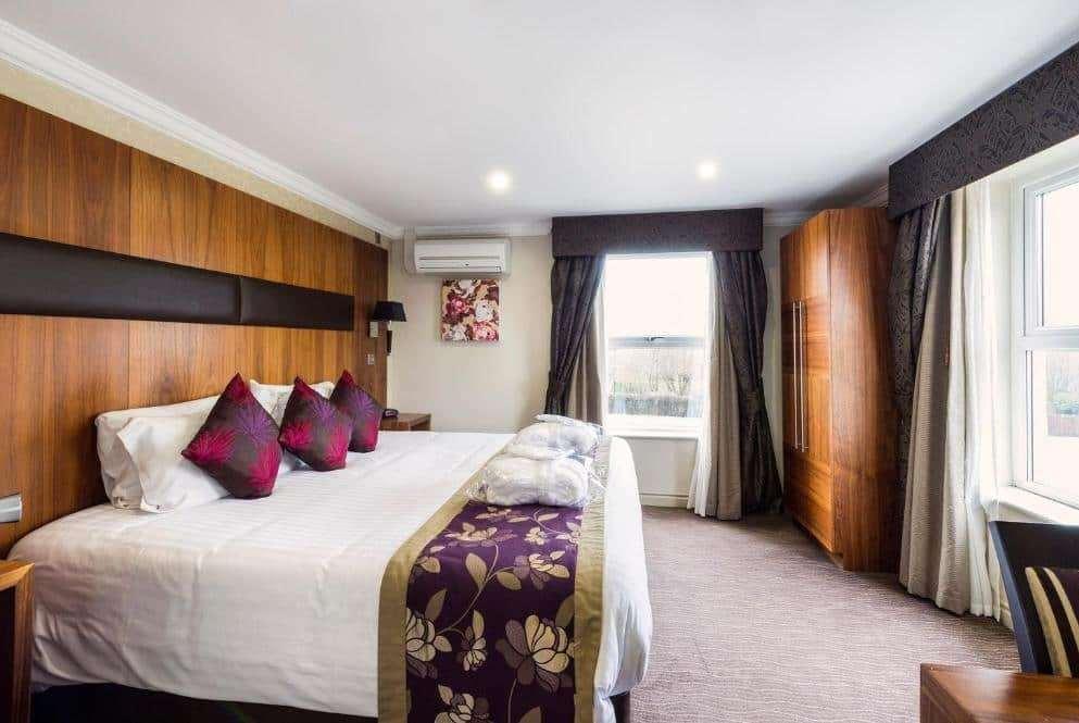 Golden Valley Ramada By Wyndham Cheltenham חדר תמונה