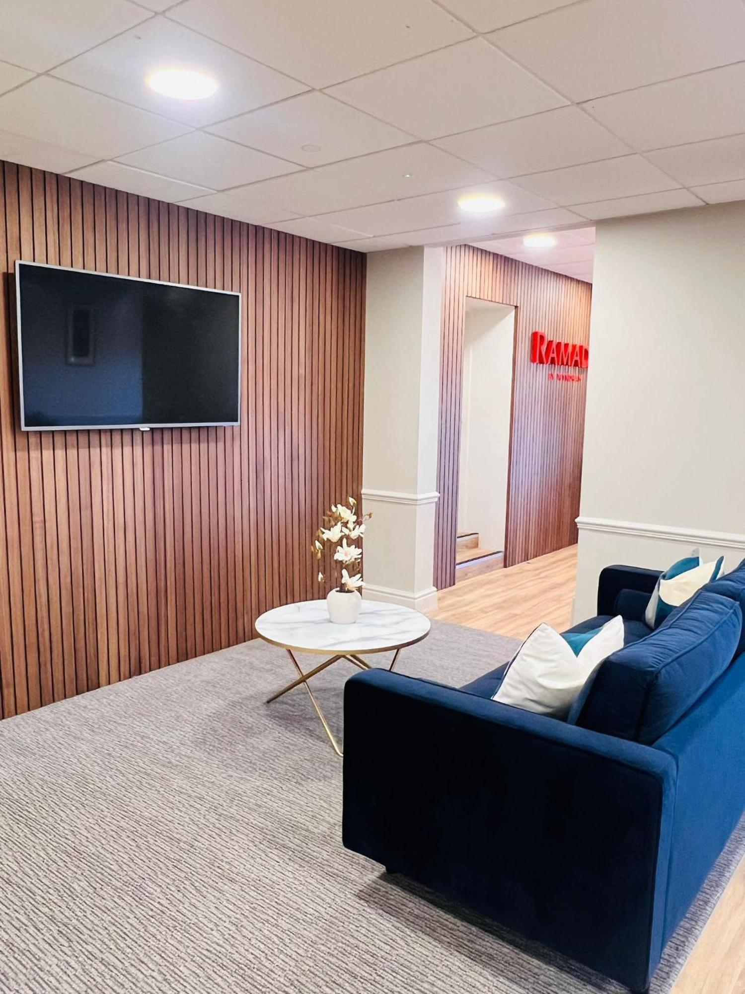 Golden Valley Ramada By Wyndham Cheltenham מראה חיצוני תמונה