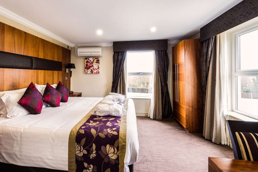 Golden Valley Ramada By Wyndham Cheltenham חדר תמונה